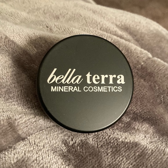 Mineral Bronzer - Picture 1 of 3